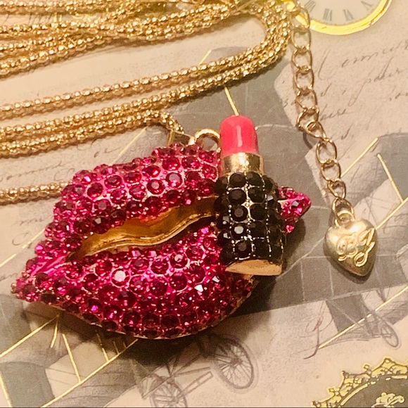 Betsey Johnson Jewelry - 💋🆕 Betsey Johnson Style - Crystal Red Lips & lipstick Pendant Necklace